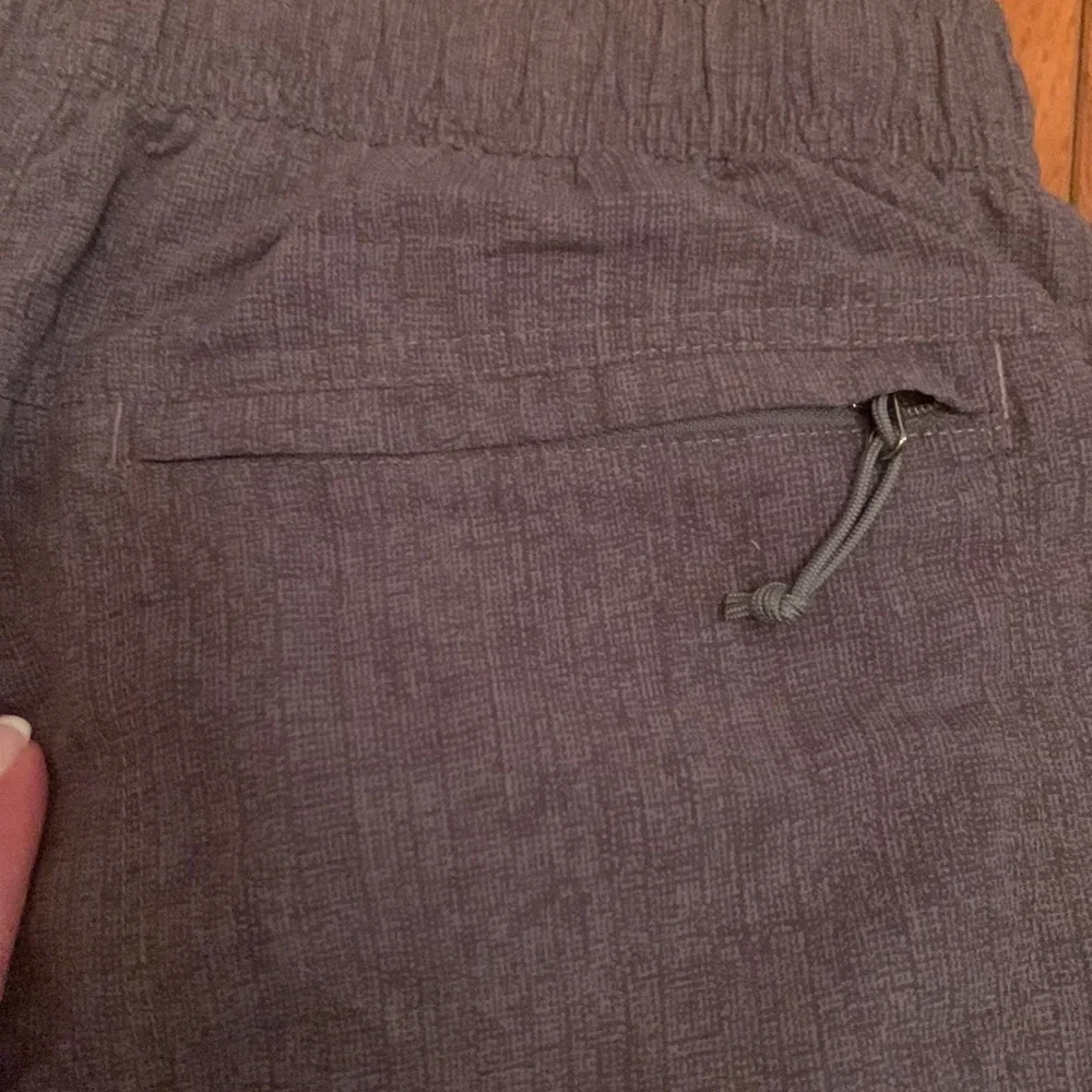 The North Face Quick Dry Shorts (Gray)